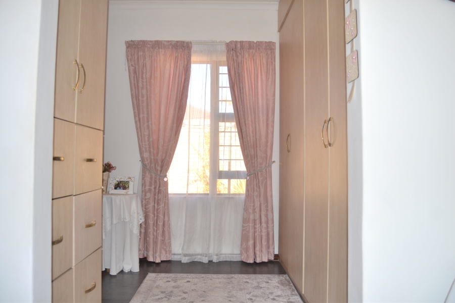 3 Bedroom Property for Sale in Thatchfield Estate Gauteng