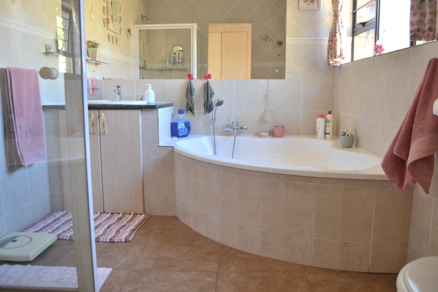 3 Bedroom Property for Sale in Thatchfield Estate Gauteng
