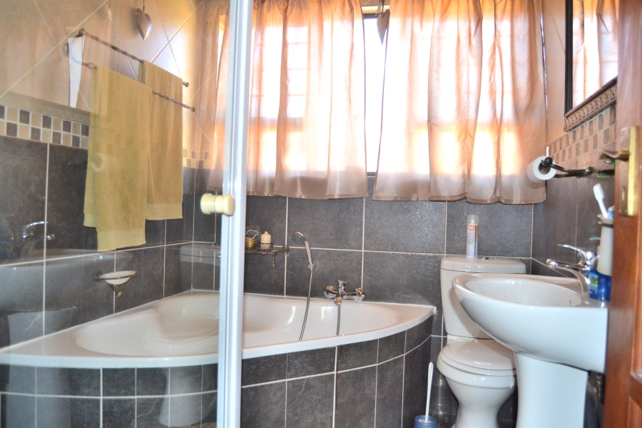 3 Bedroom Property for Sale in Thatchfield Estate Gauteng