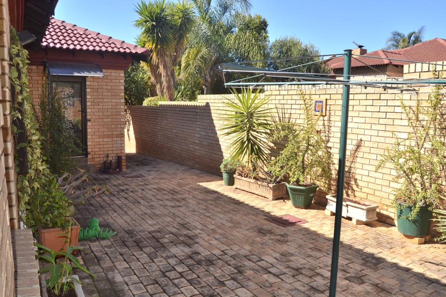 3 Bedroom Property for Sale in Thatchfield Estate Gauteng
