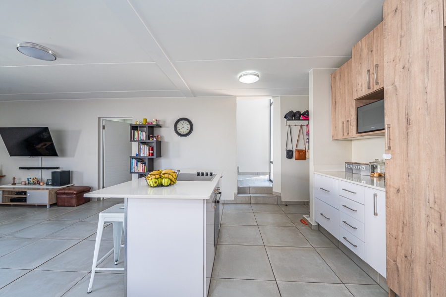 3 Bedroom Property for Sale in Little Falls Gauteng