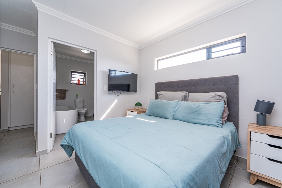 3 Bedroom Property for Sale in Little Falls Gauteng