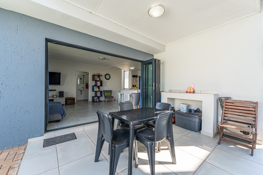 3 Bedroom Property for Sale in Little Falls Gauteng