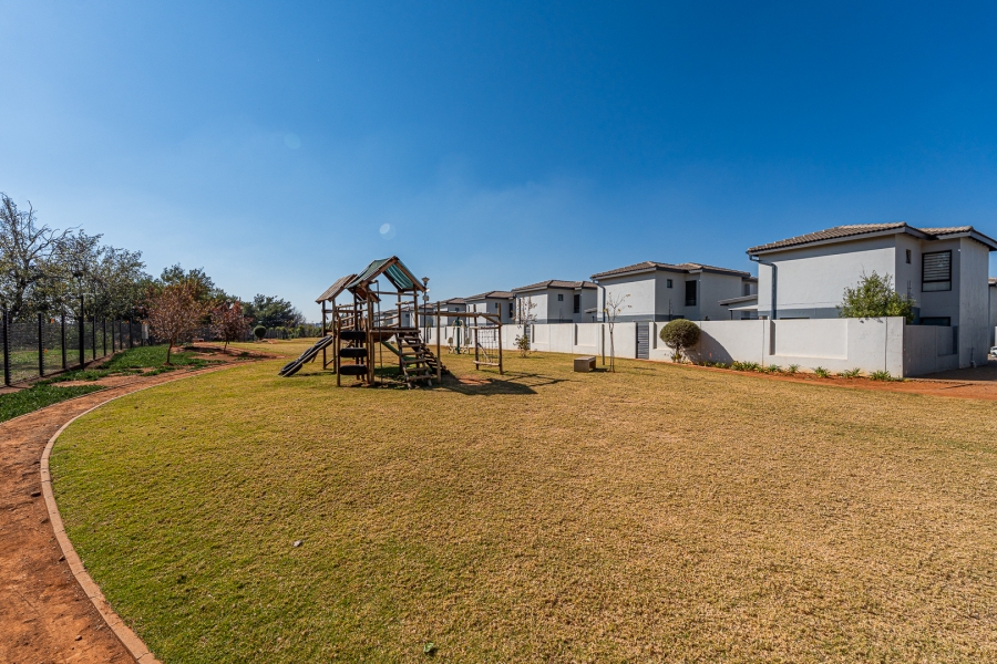 3 Bedroom Property for Sale in Little Falls Gauteng