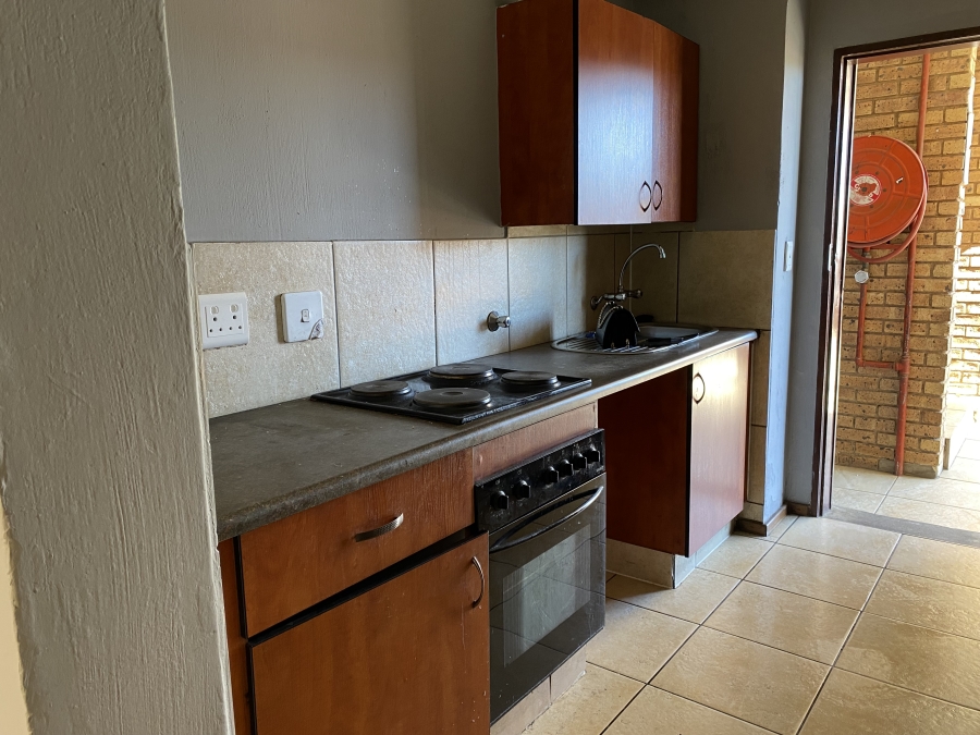To Let 2 Bedroom Property for Rent in Kempton Park Central Gauteng