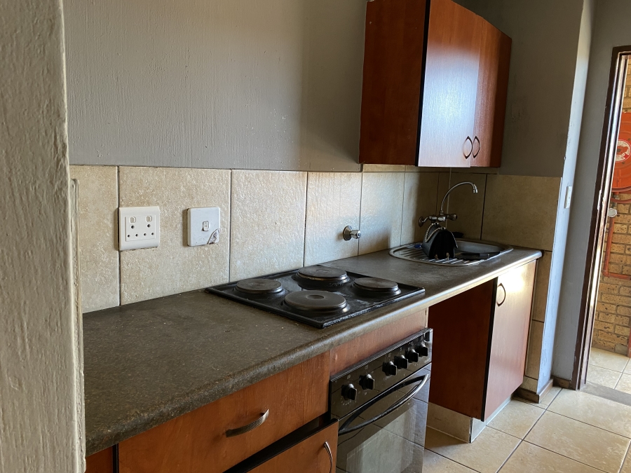 To Let 2 Bedroom Property for Rent in Kempton Park Central Gauteng