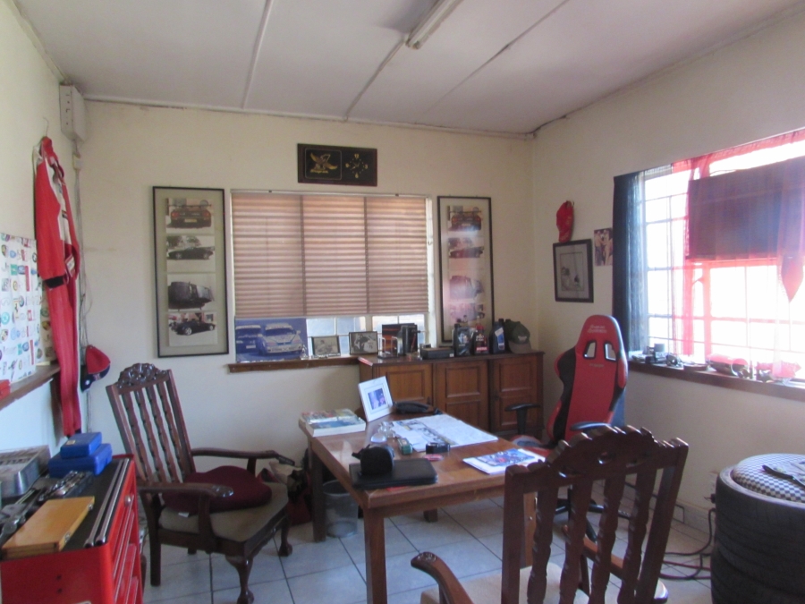 Commercial Property for Sale in Sebenza Gauteng