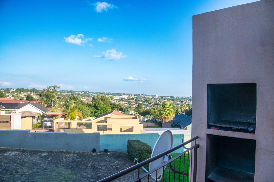 2 Bedroom Property for Sale in Groblerpark Gauteng