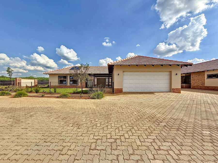 To Let 3 Bedroom Property for Rent in The Retreat Gauteng