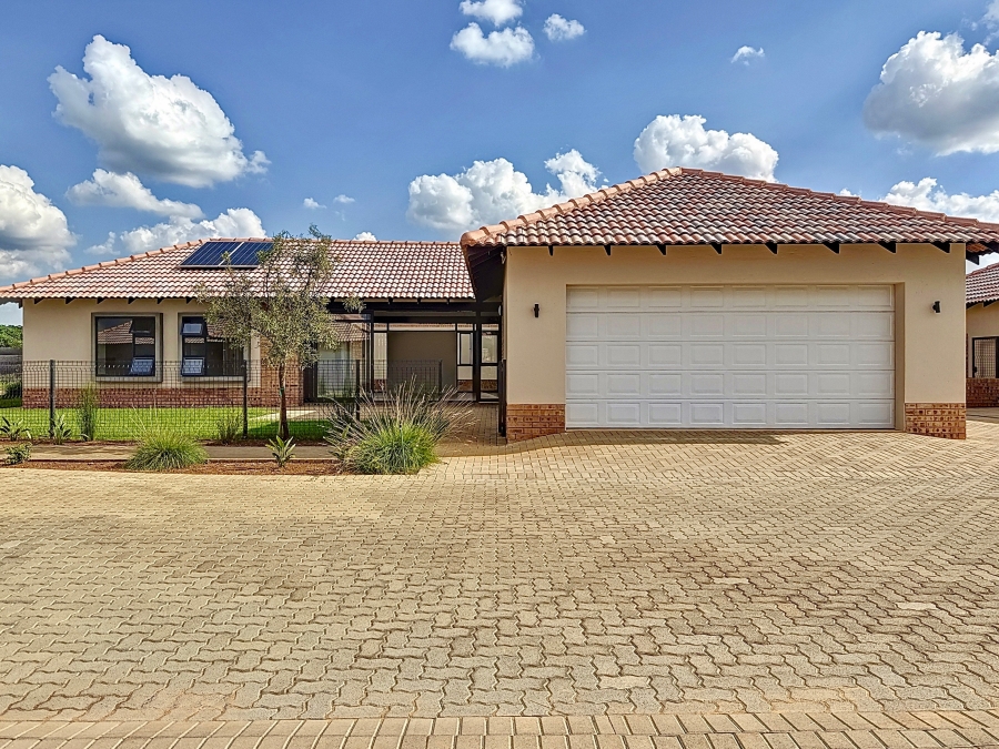 To Let 3 Bedroom Property for Rent in The Retreat Gauteng