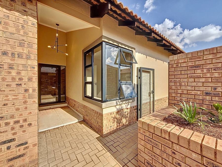 To Let 3 Bedroom Property for Rent in The Retreat Gauteng