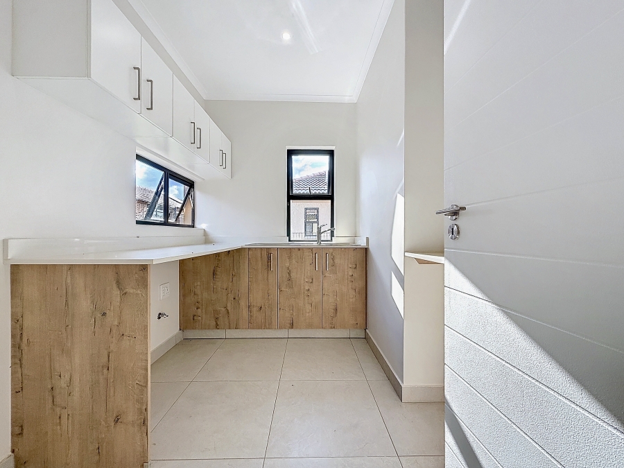 To Let 3 Bedroom Property for Rent in The Retreat Gauteng