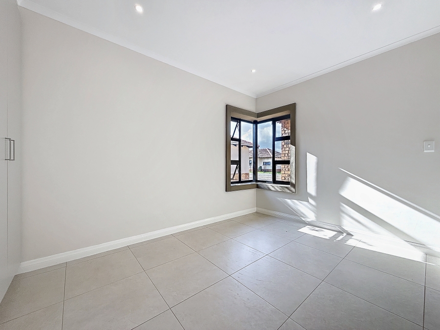 To Let 3 Bedroom Property for Rent in The Retreat Gauteng