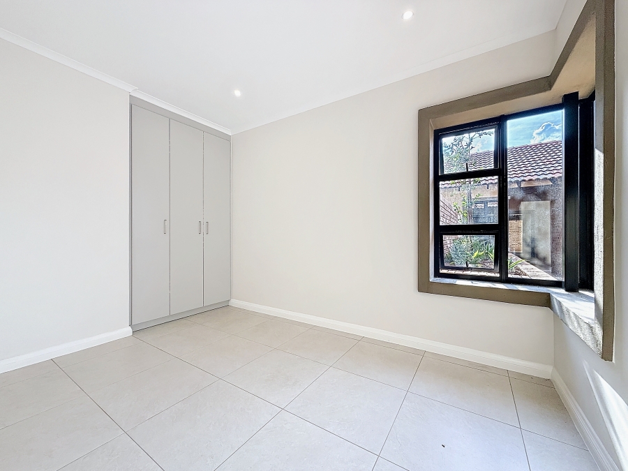 To Let 3 Bedroom Property for Rent in The Retreat Gauteng