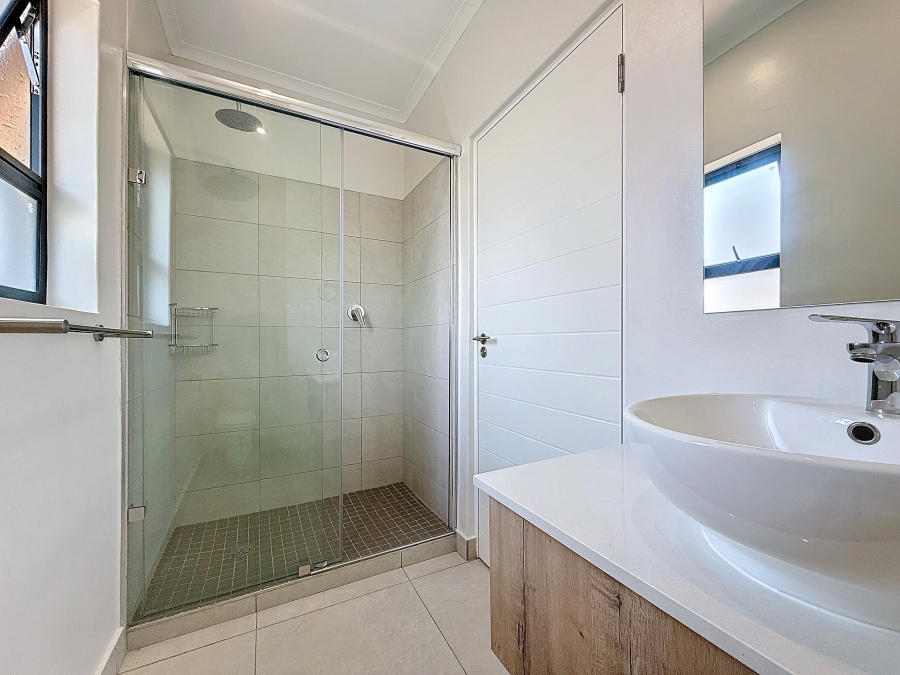 To Let 3 Bedroom Property for Rent in The Retreat Gauteng