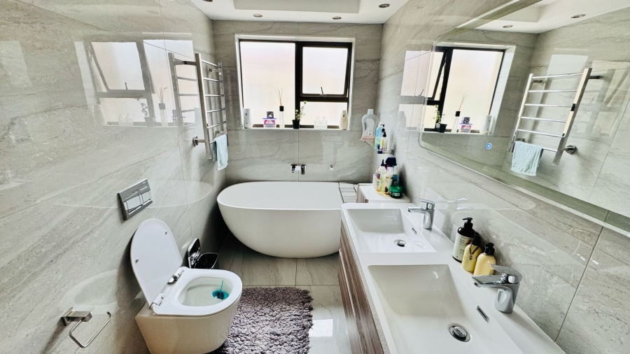 4 Bedroom Property for Sale in Rivonia Gauteng