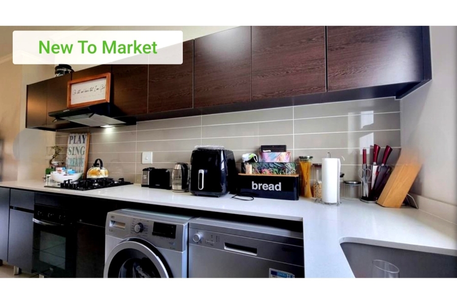 To Let 2 Bedroom Property for Rent in Greenstone Ridge Gauteng