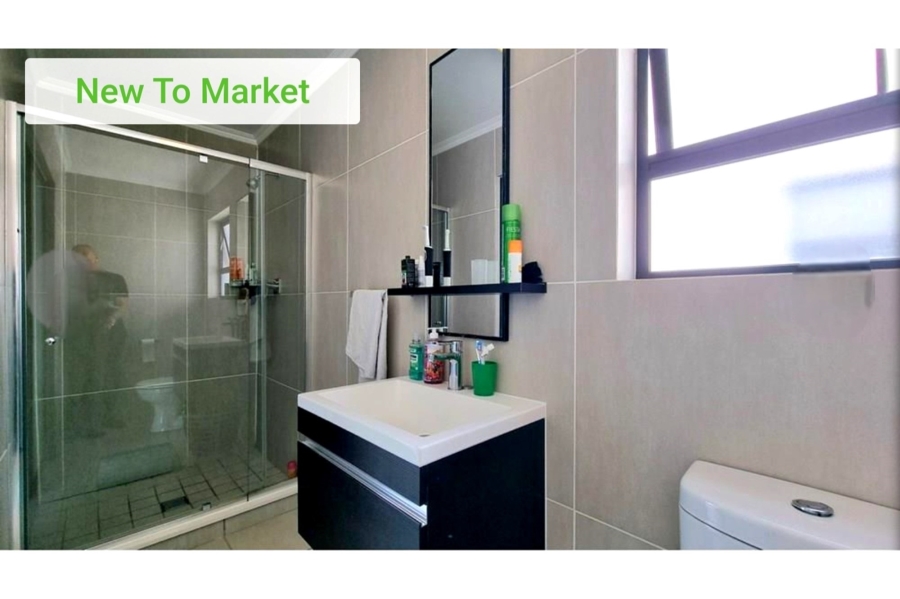 To Let 2 Bedroom Property for Rent in Greenstone Ridge Gauteng