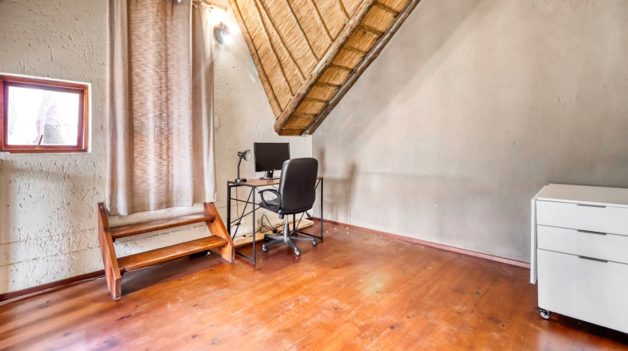 1 Bedroom Property for Sale in Sunninghill Gauteng
