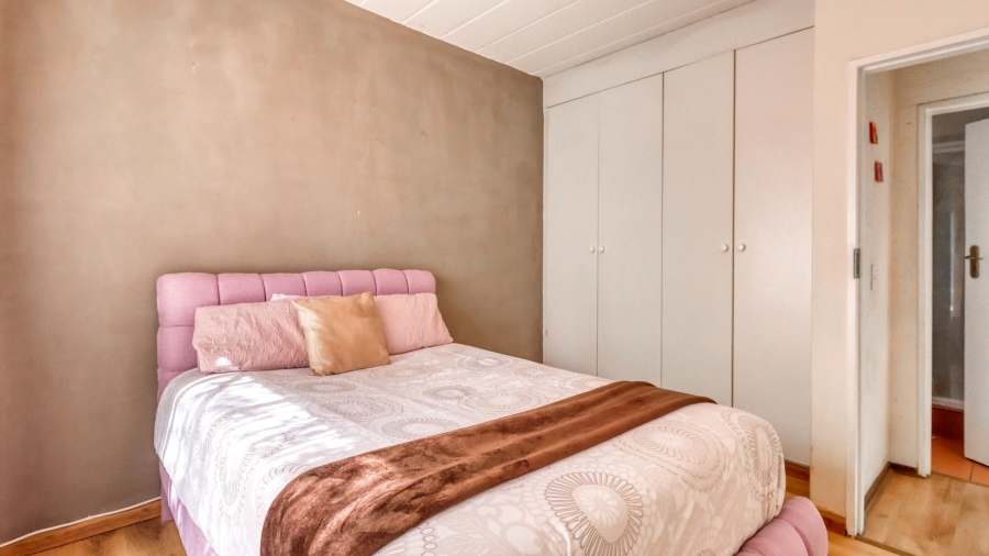 1 Bedroom Property for Sale in Sunninghill Gauteng
