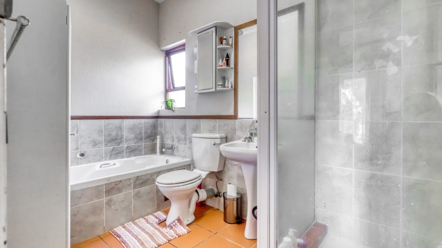 1 Bedroom Property for Sale in Sunninghill Gauteng