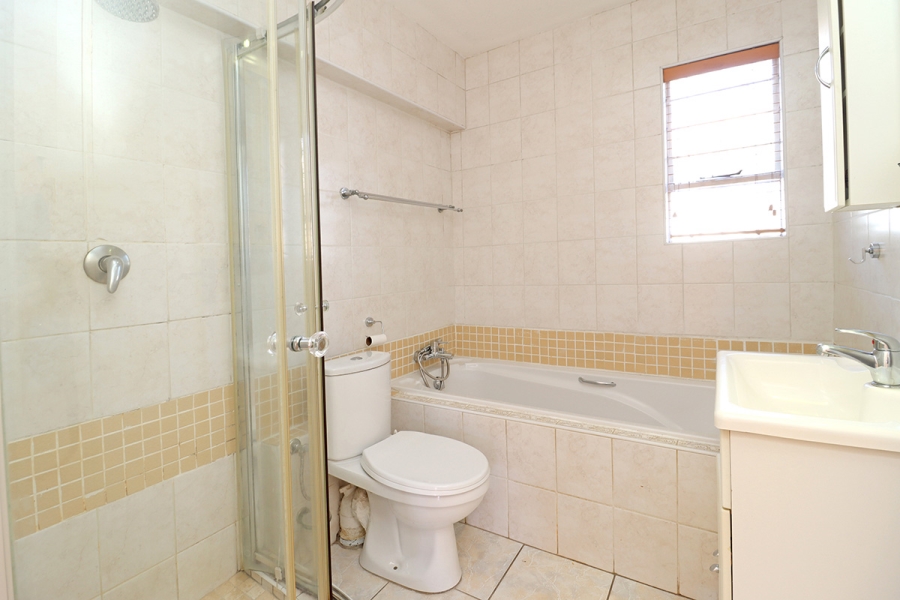 2 Bedroom Property for Sale in Bedford Gardens Gauteng