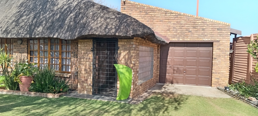 8 Bedroom Property for Sale in Struisbult Gauteng