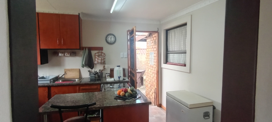 8 Bedroom Property for Sale in Struisbult Gauteng