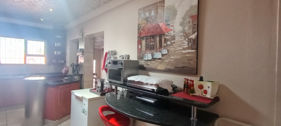 8 Bedroom Property for Sale in Struisbult Gauteng