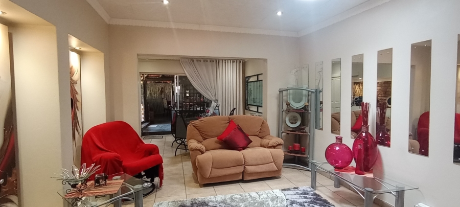 8 Bedroom Property for Sale in Struisbult Gauteng