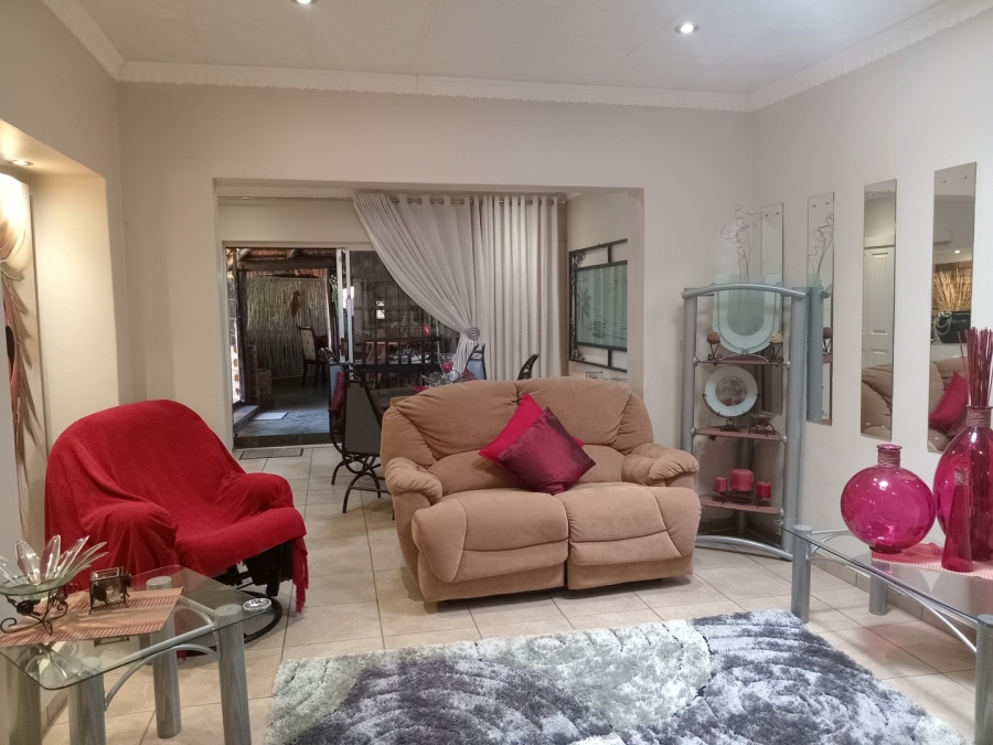 8 Bedroom Property for Sale in Struisbult Gauteng