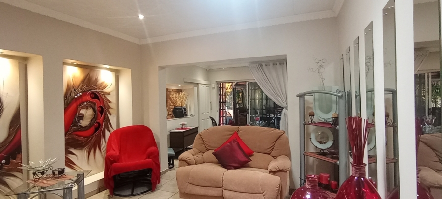 8 Bedroom Property for Sale in Struisbult Gauteng