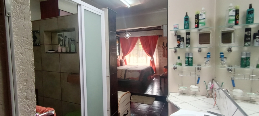 8 Bedroom Property for Sale in Struisbult Gauteng
