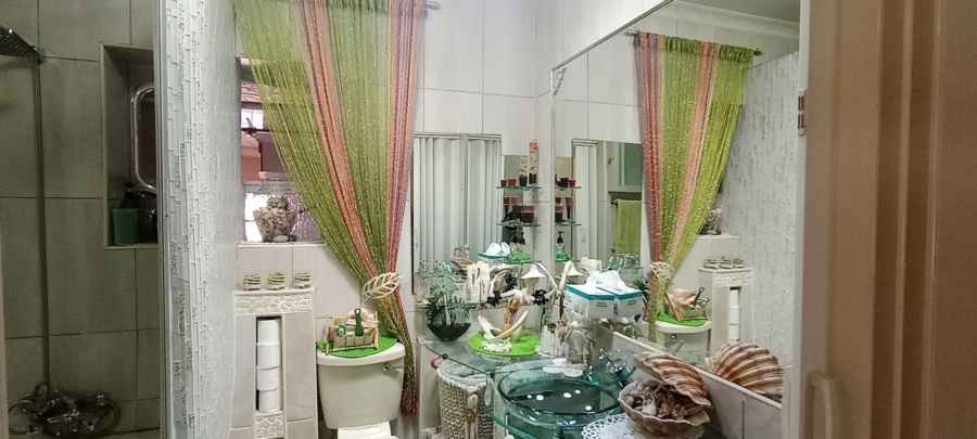 8 Bedroom Property for Sale in Struisbult Gauteng