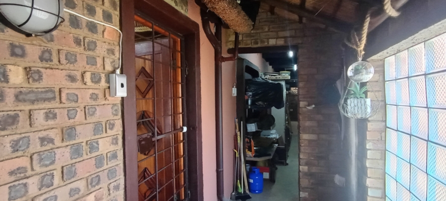 8 Bedroom Property for Sale in Struisbult Gauteng