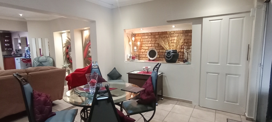 8 Bedroom Property for Sale in Struisbult Gauteng