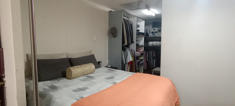 8 Bedroom Property for Sale in Struisbult Gauteng