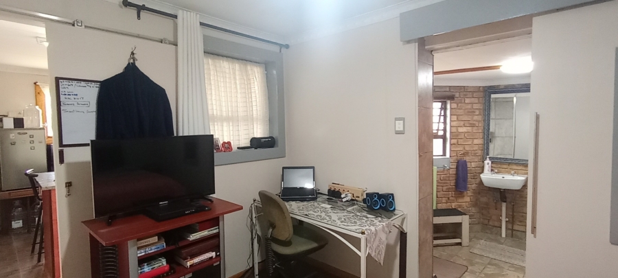 8 Bedroom Property for Sale in Struisbult Gauteng