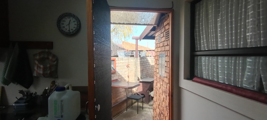 8 Bedroom Property for Sale in Struisbult Gauteng