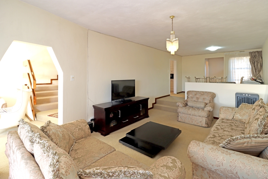 3 Bedroom Property for Sale in Corlett Gardens Gauteng