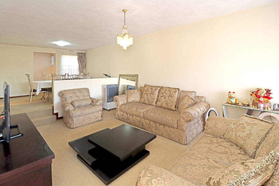 3 Bedroom Property for Sale in Corlett Gardens Gauteng