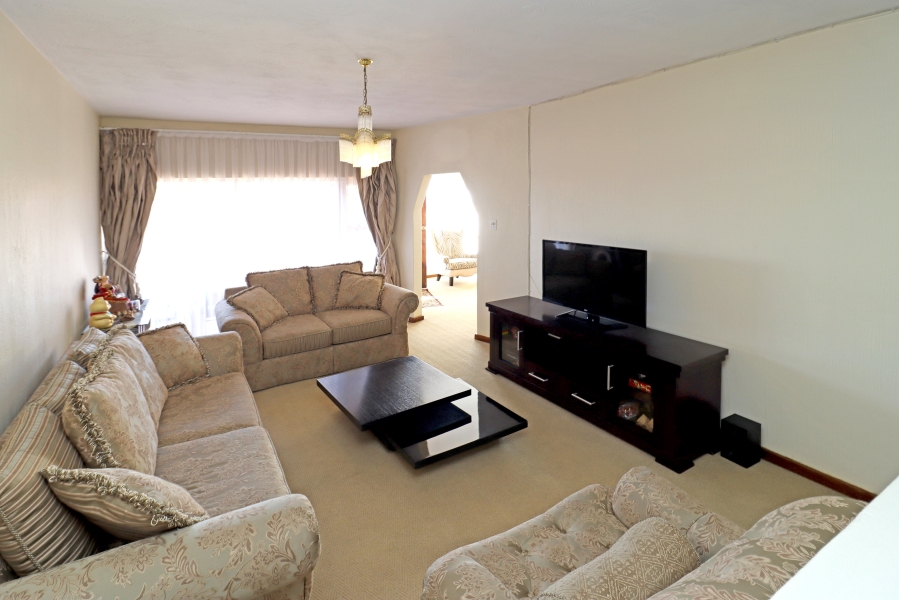 3 Bedroom Property for Sale in Corlett Gardens Gauteng