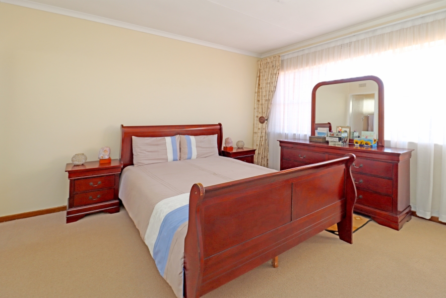 3 Bedroom Property for Sale in Corlett Gardens Gauteng