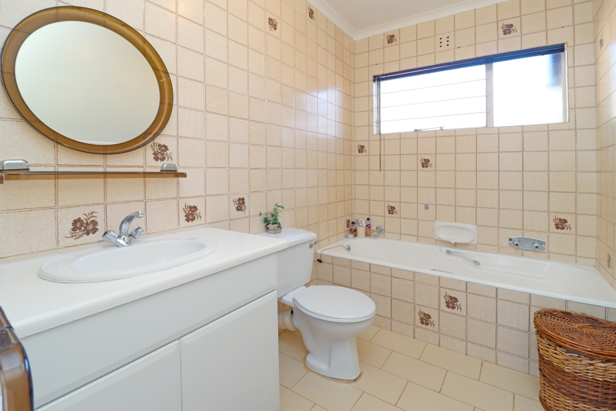 3 Bedroom Property for Sale in Corlett Gardens Gauteng