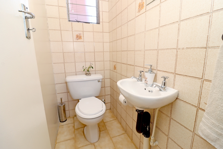 3 Bedroom Property for Sale in Corlett Gardens Gauteng