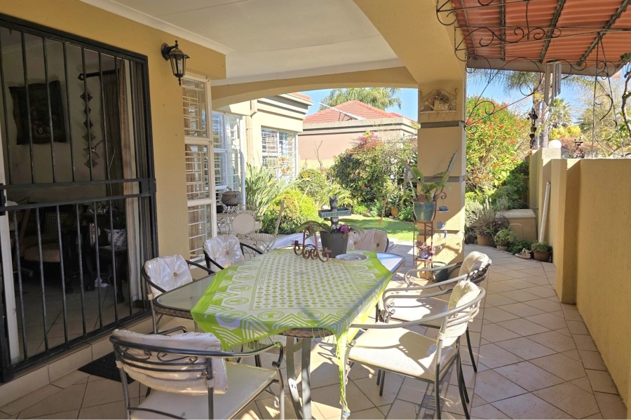 3 Bedroom Property for Sale in Glen Marais Gauteng