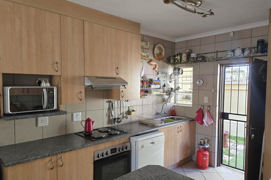 3 Bedroom Property for Sale in Glen Marais Gauteng