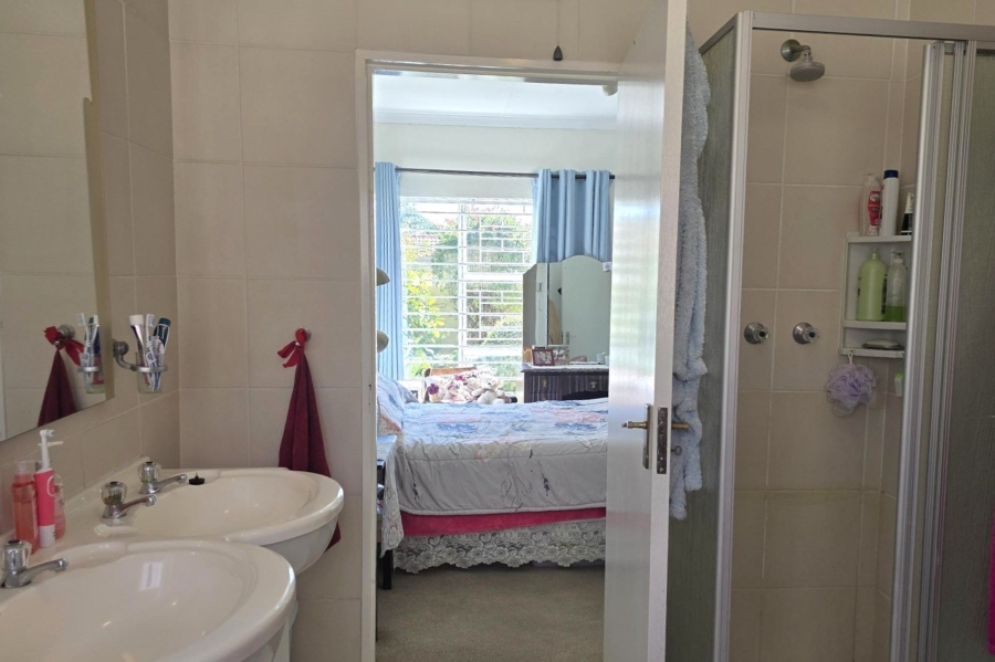 3 Bedroom Property for Sale in Glen Marais Gauteng