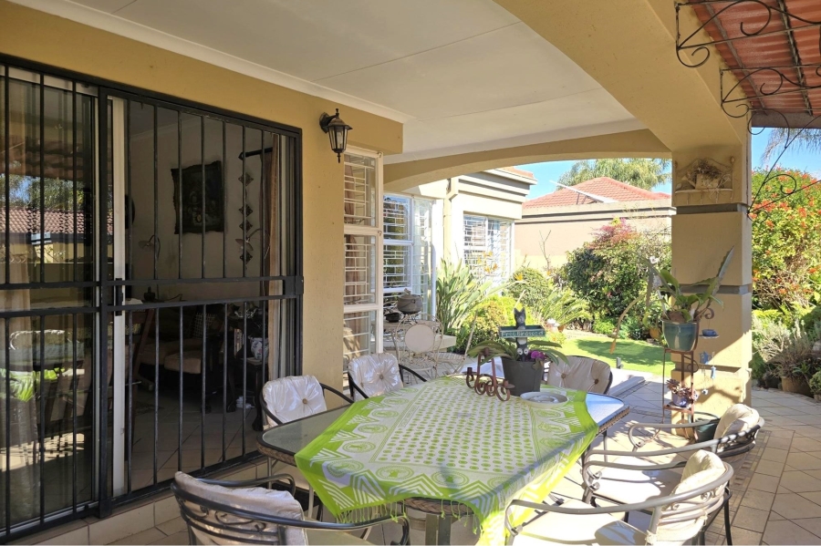 3 Bedroom Property for Sale in Glen Marais Gauteng