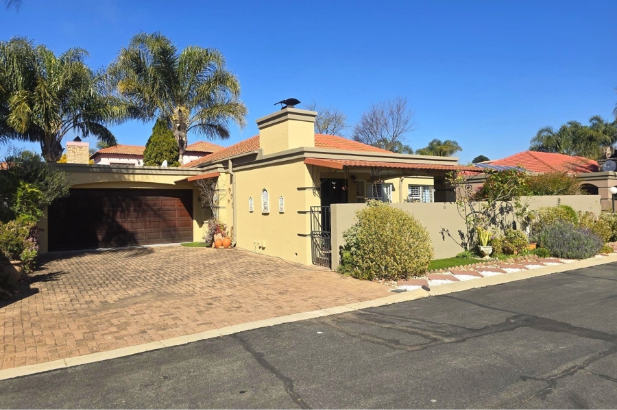 3 Bedroom Property for Sale in Glen Marais Gauteng